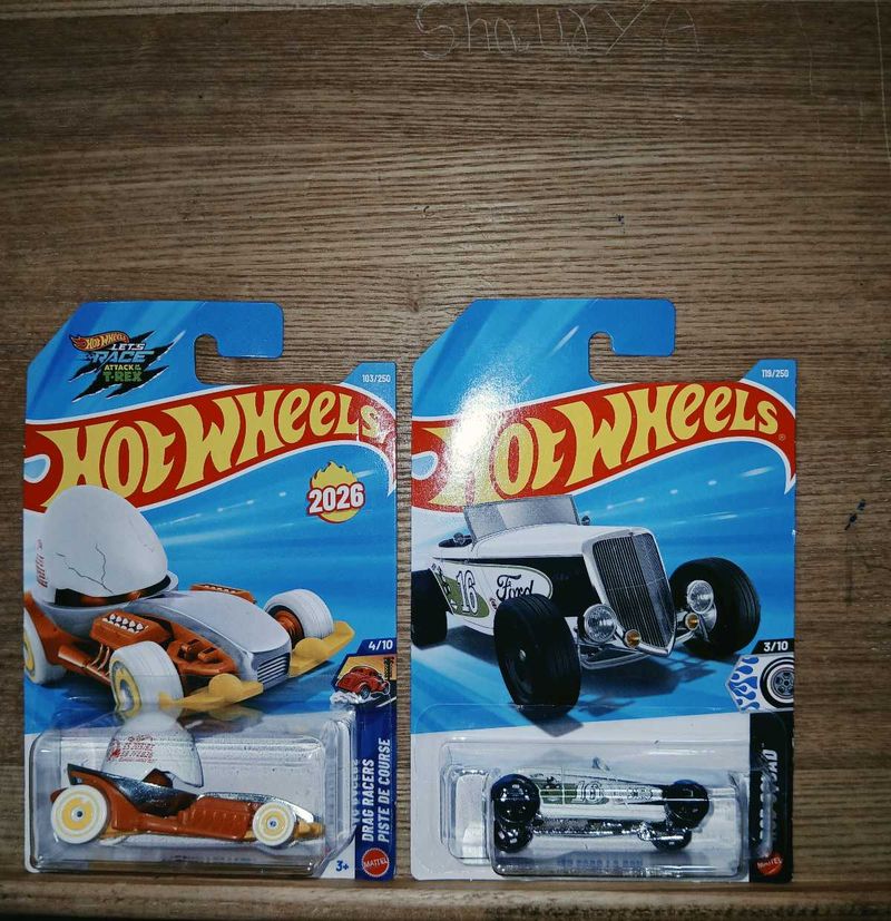 Hot Wheels Lot - 2 Die-Cast Cars