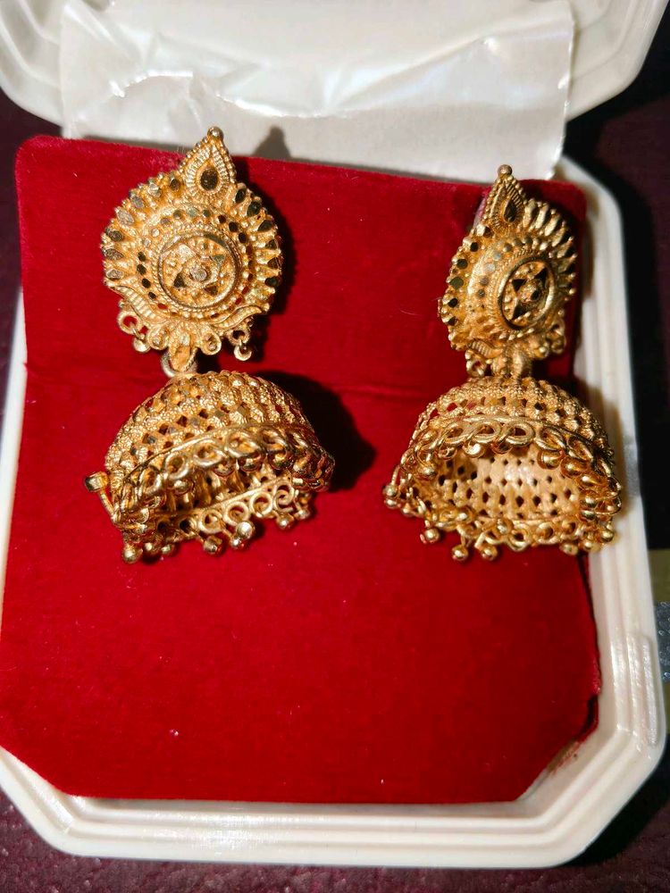 Exquisite Gold Jhumka Earrings