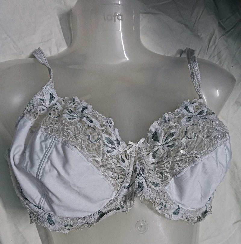 Lace Trimmed 💛 Comfort Bra