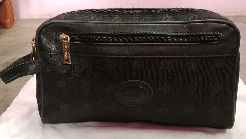 JJB BENSON Black Toiletry bag/cash bag