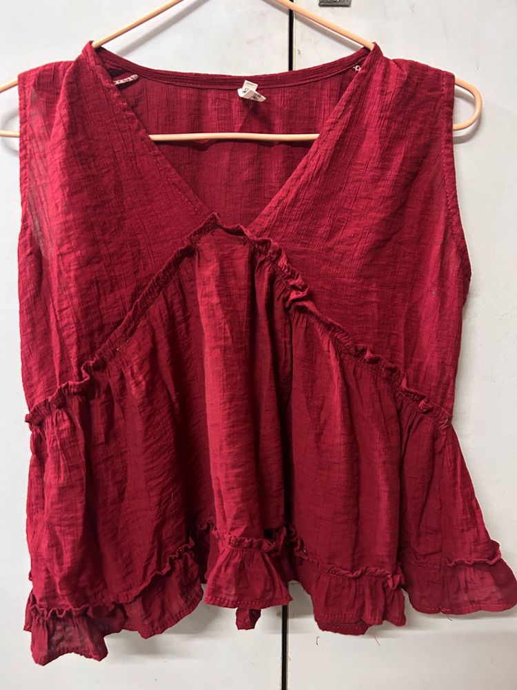 Chic Red Ruffled Sleeveless Top