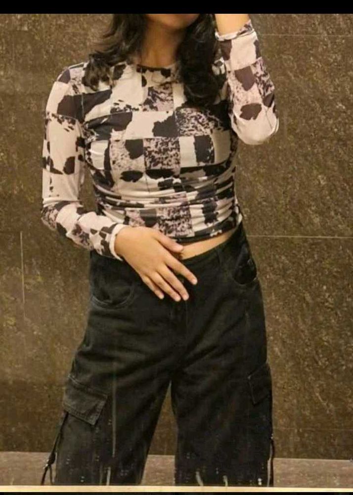 Trendy Graphic Print Mesh Top