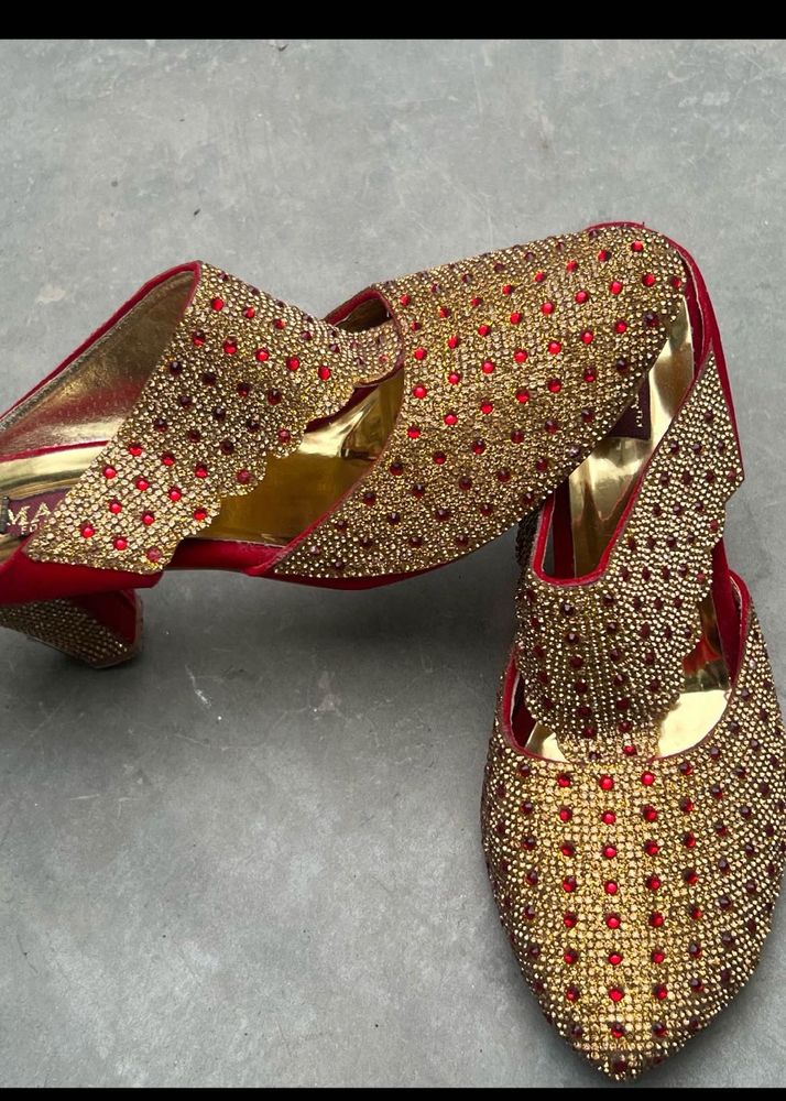 Sparkling Embellished 👠 ✨💃