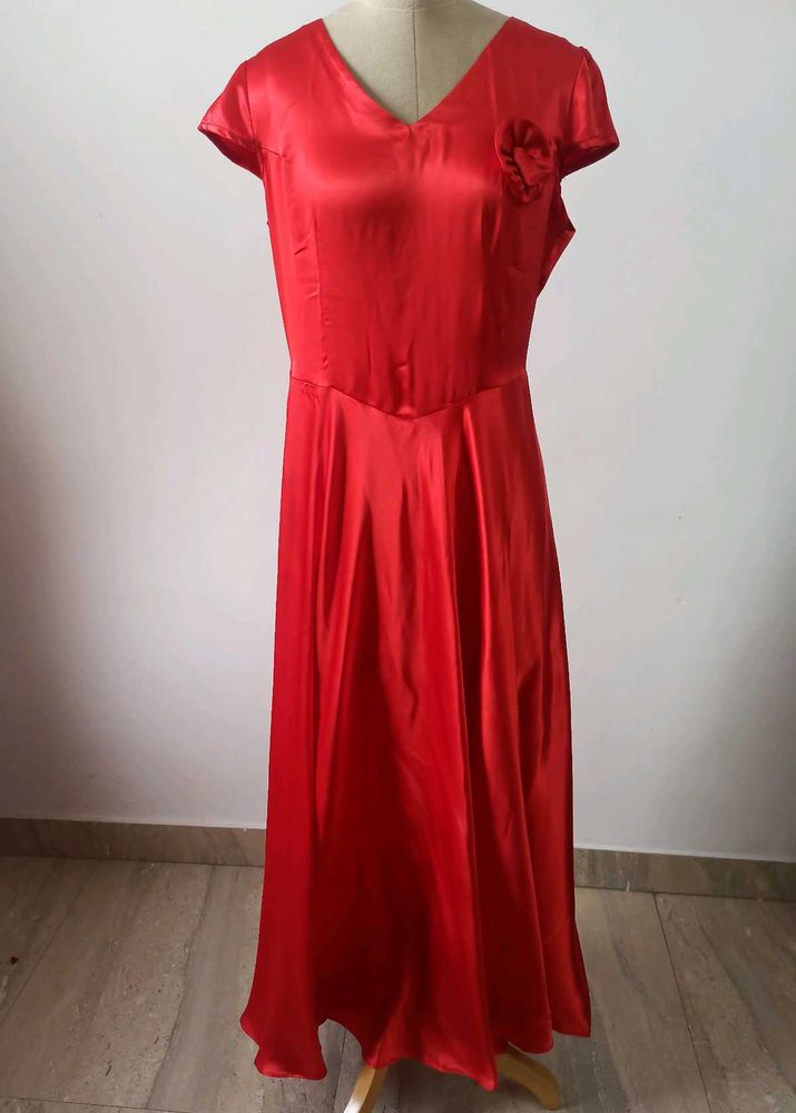 Elegant Red Satin Maxi Dress