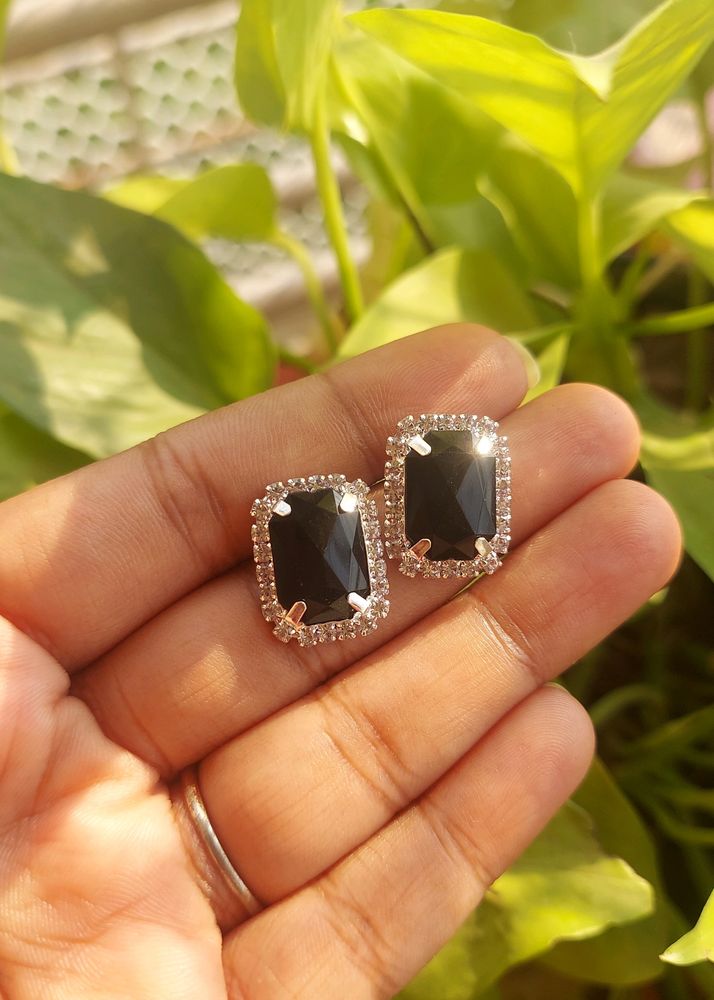 Classic Black Stud Mini Earrings
