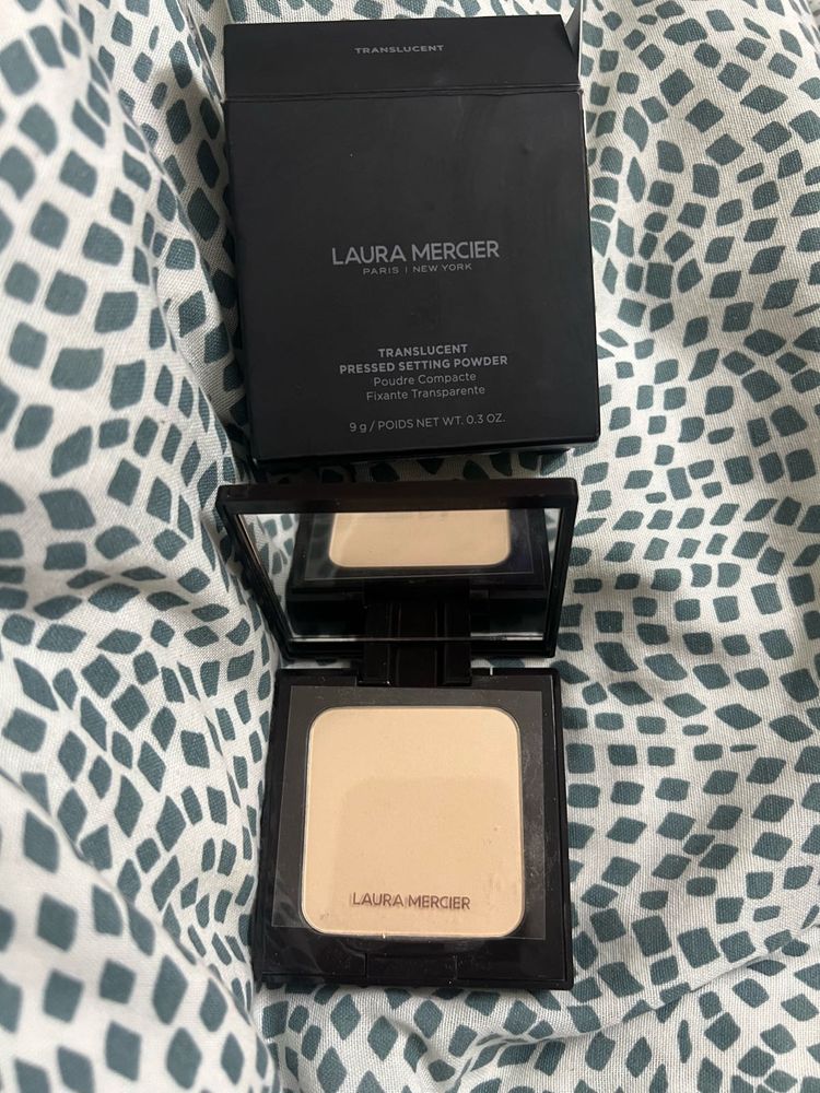 Laura Mercier Powder- Translucent