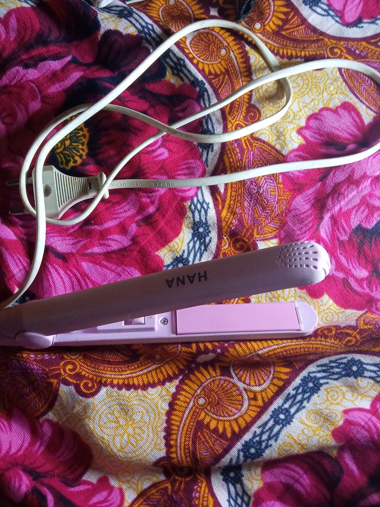 Mini hair straightner.. too small.