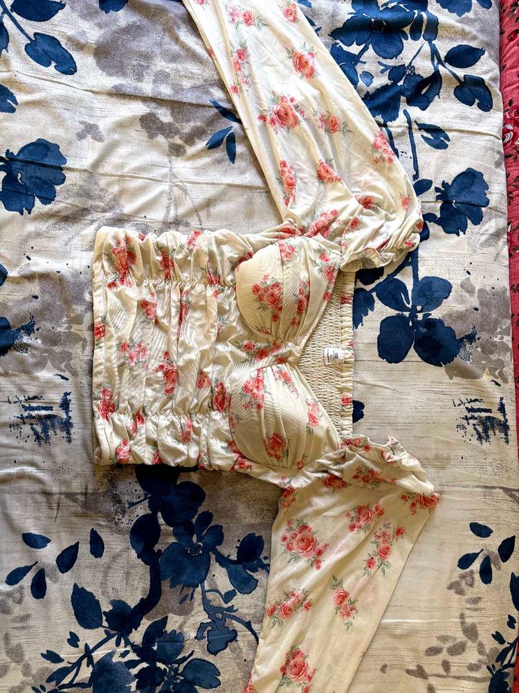 Chic Floral Ruched Long Sleeve Top