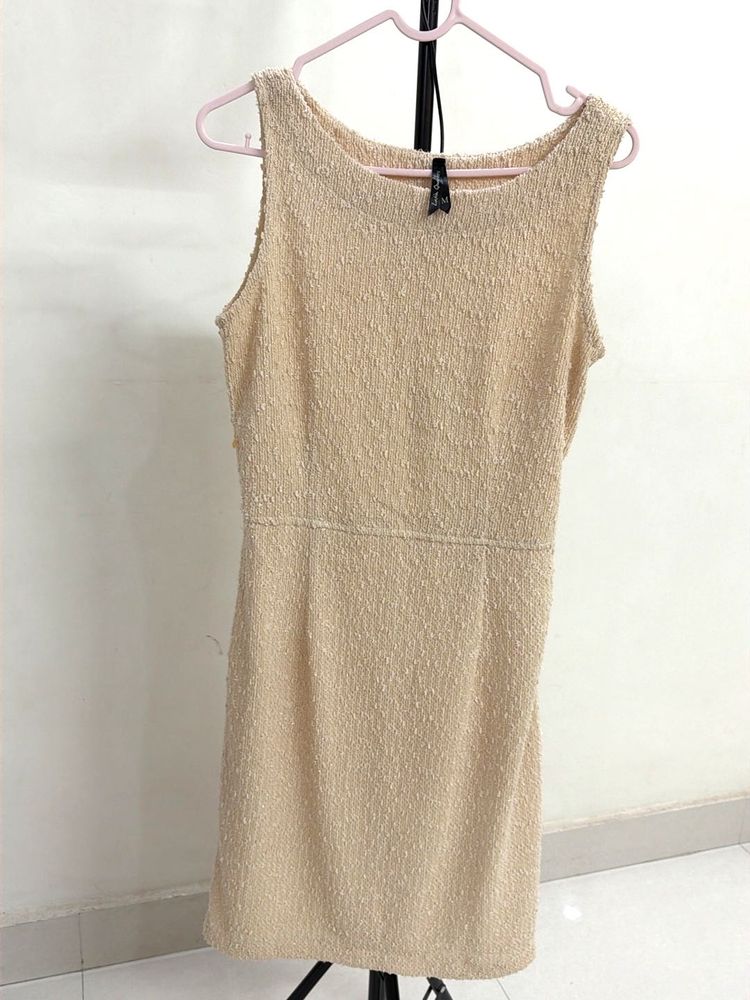 Chic Textured Sheath Dress