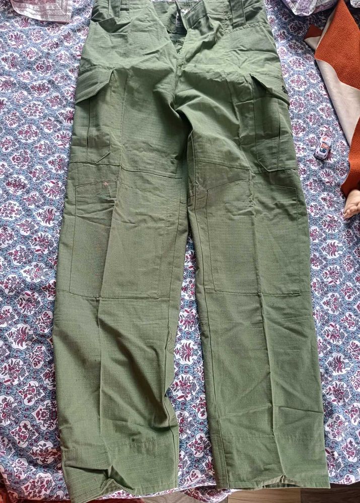 Green korean capri pant