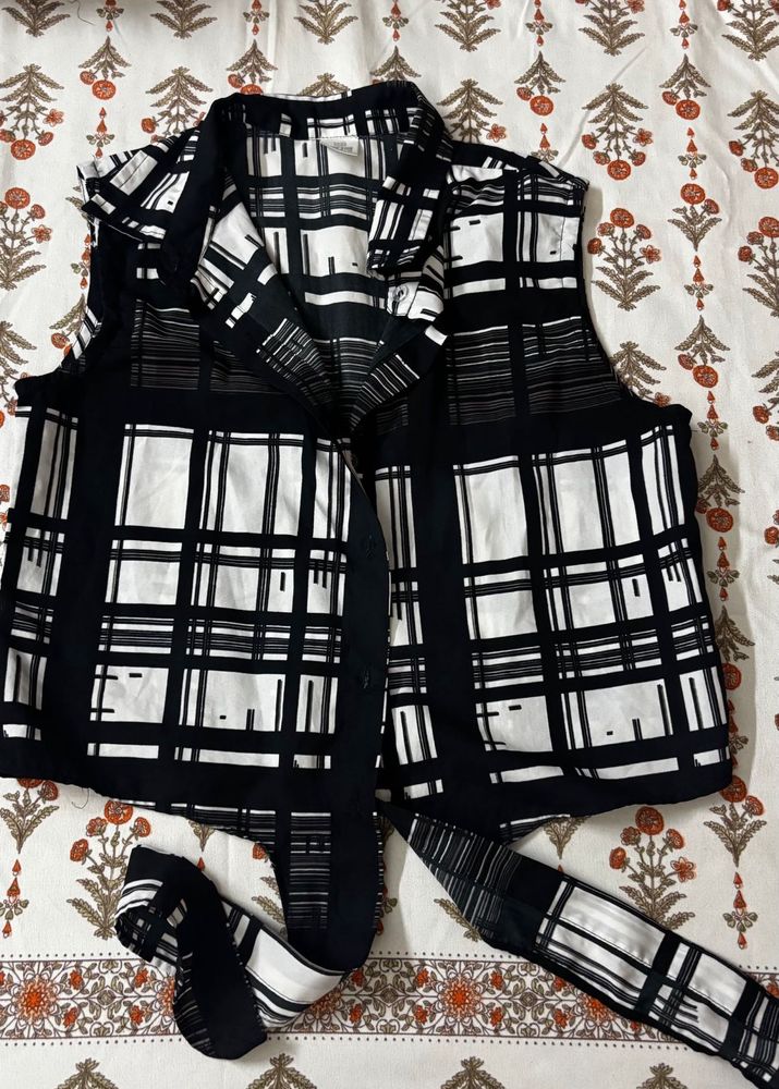 Black &amp; White Crop Top