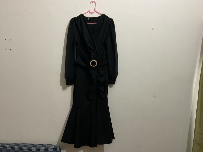 Elegant Black Midi Dress