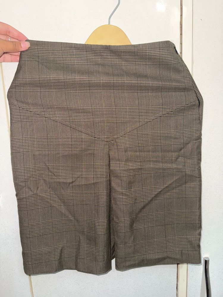 Van Heusen  checked skirt