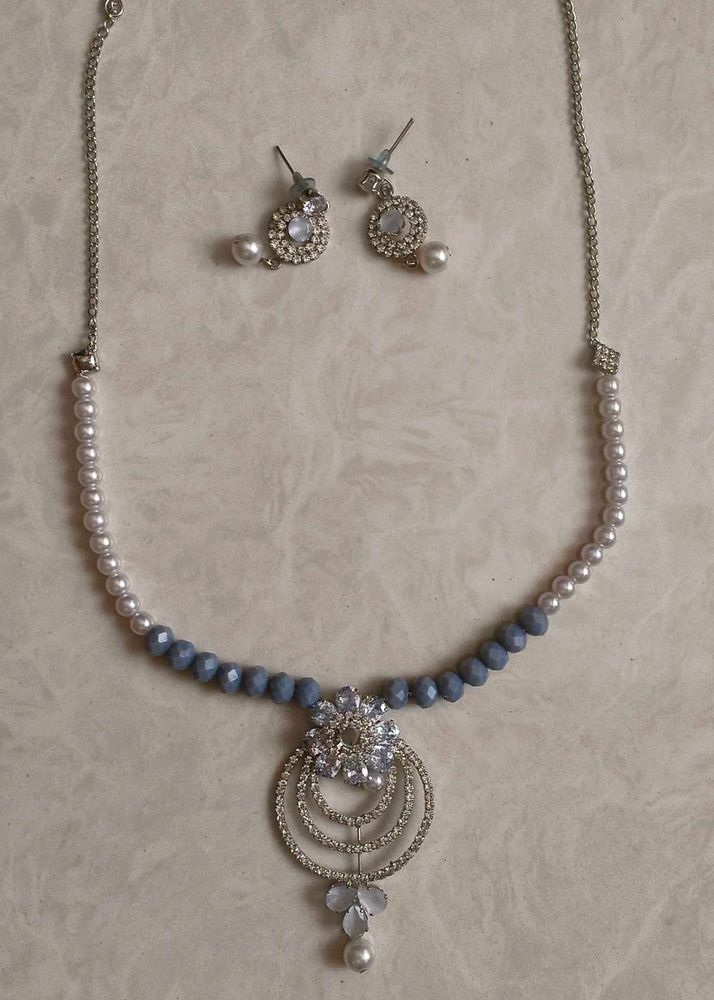 Pearl &amp; Crystal Necklace Set