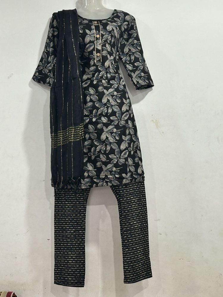 Kurta Pent Dupatta Set