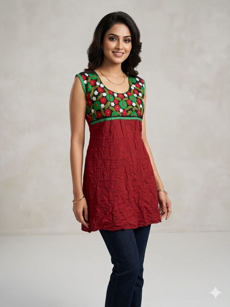 Embroidered Sleeveless Kurta