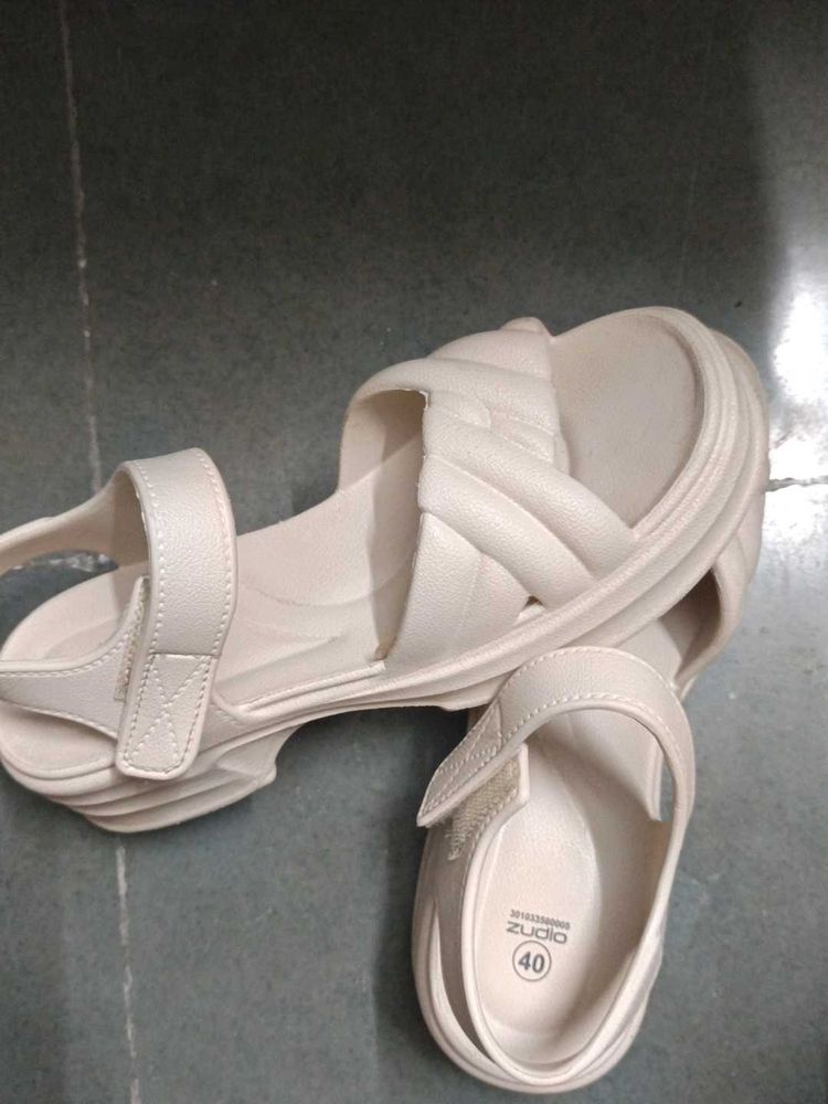 Zudio Platform Sandals