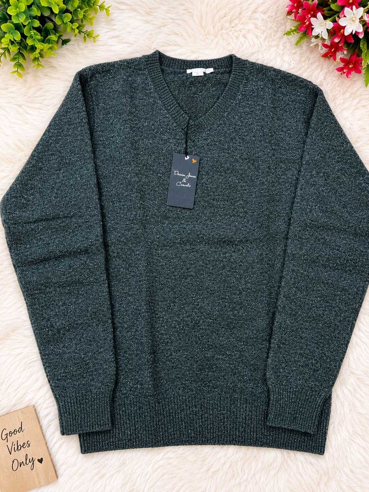 Men's Cozy V-Neck Pullover Sweater