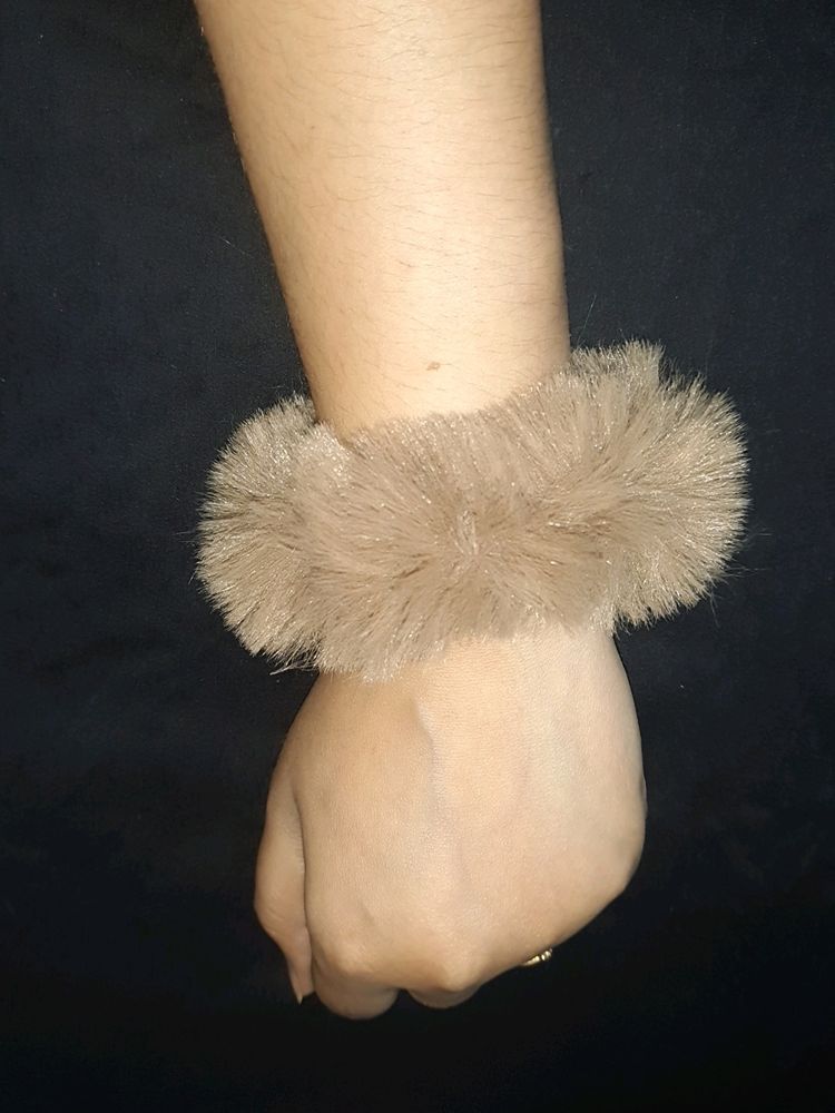 Set Of Fur scrunchies 😇