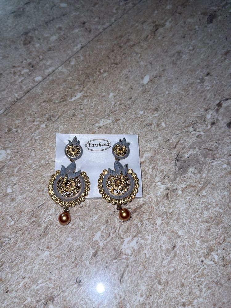 Elegant Gold &amp; Grey Dangle Earrings