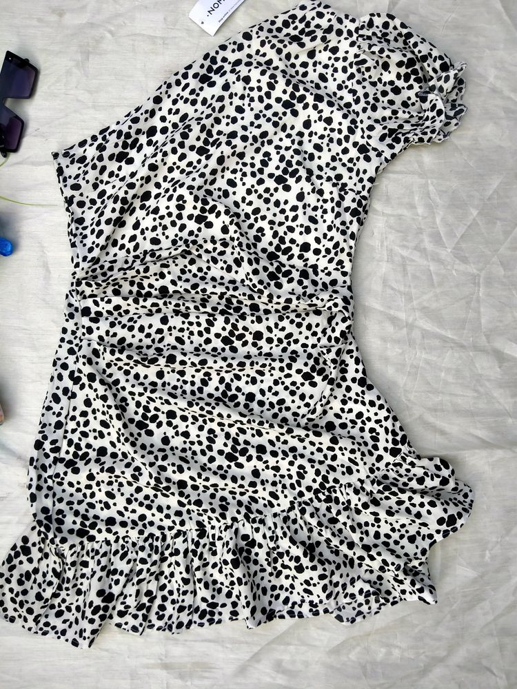 Urban Nomad Branded Dress 🥰😍❣️