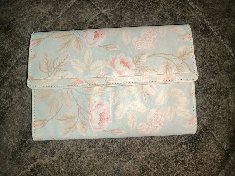 Loreal Paris Bag