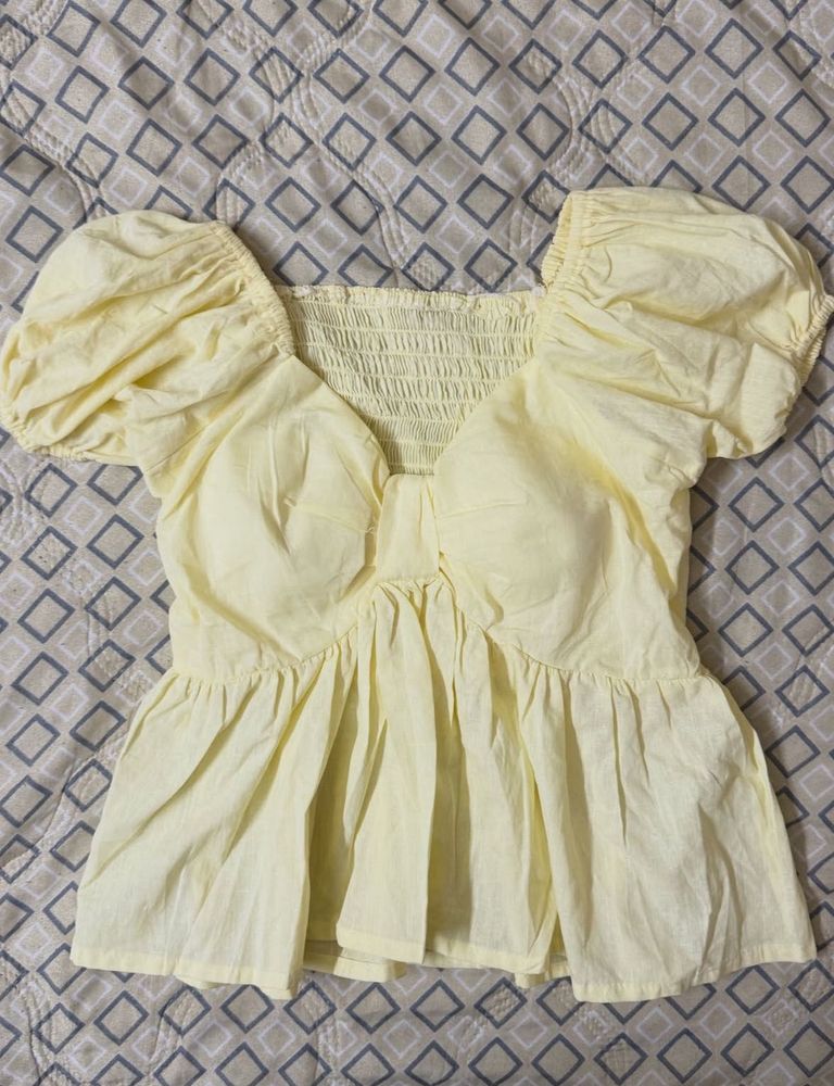 Cute Yellow Puff Sleeve Peplum Top