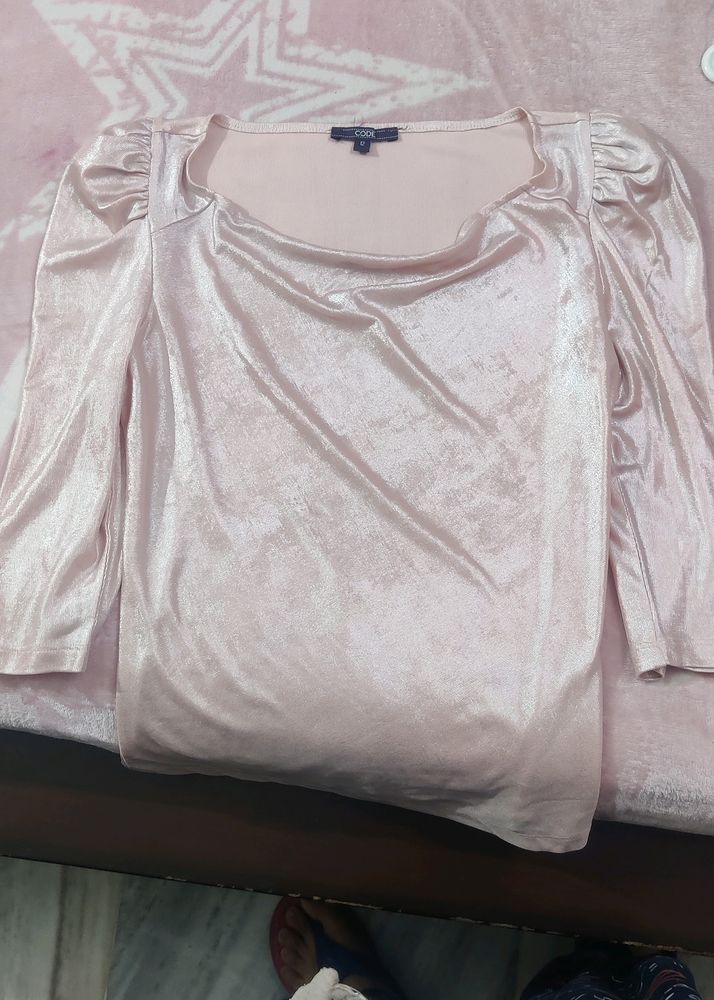 CODE byLifestyle brand top, Medium size