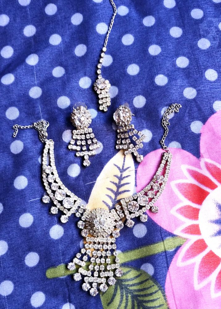 Necklace Earrings With Mangtika