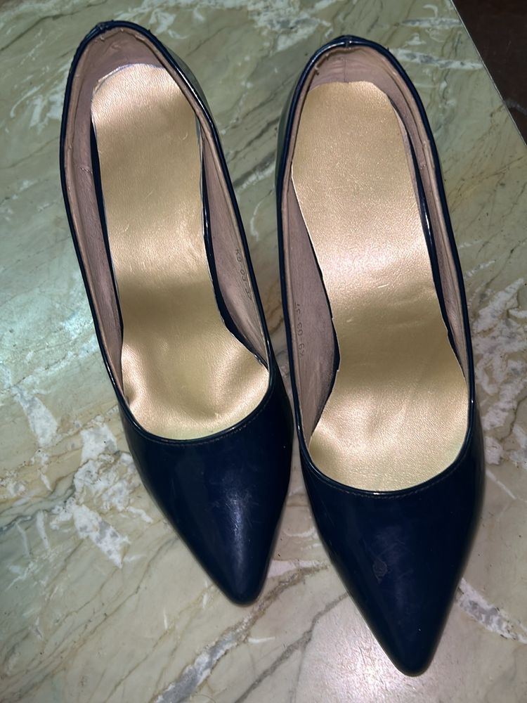 Navy Pointed-Toe Heels