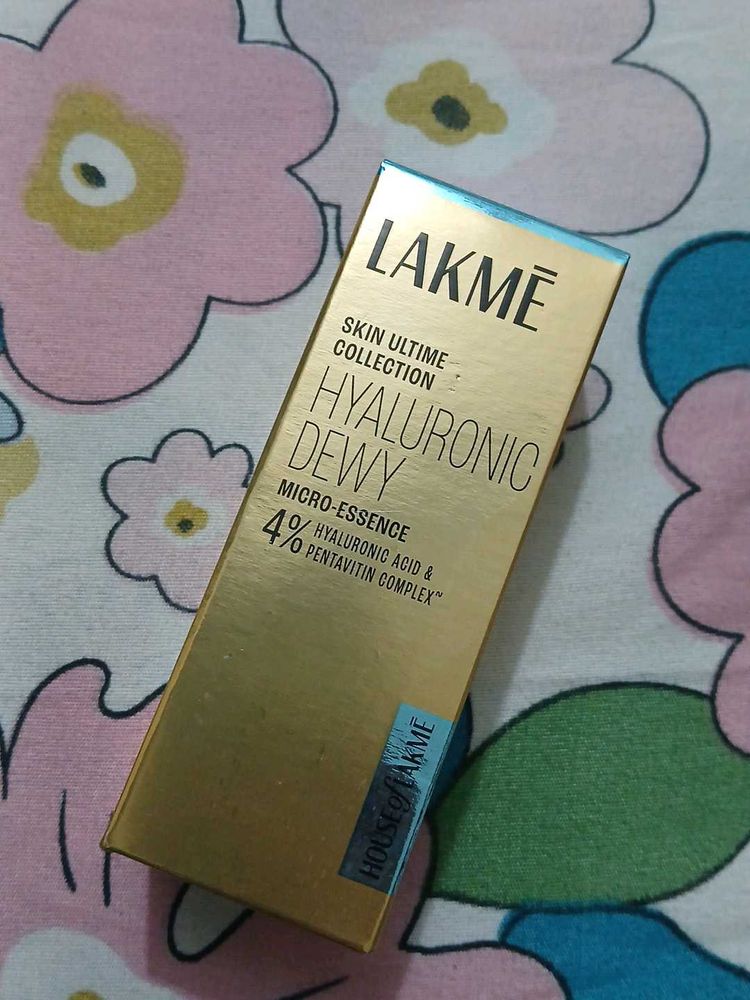 Lakme Hyaluronic Dewy Micro-Essence