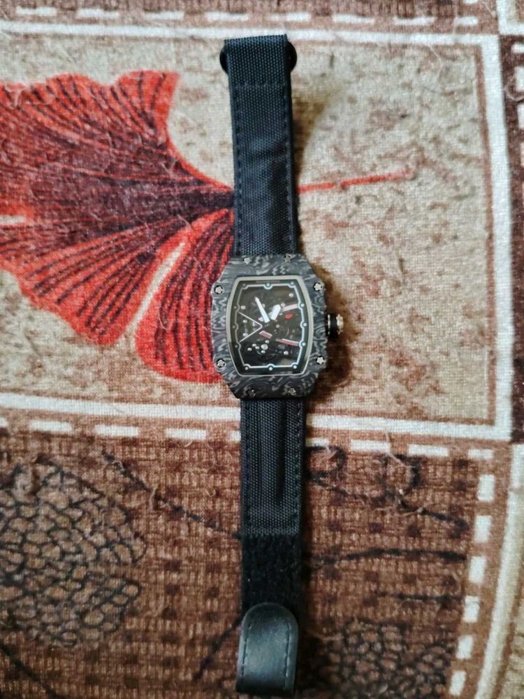 Stylish Black Wristwatch