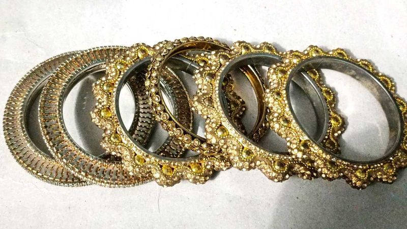 Set of Ornate Golden Bangles 7 pcs