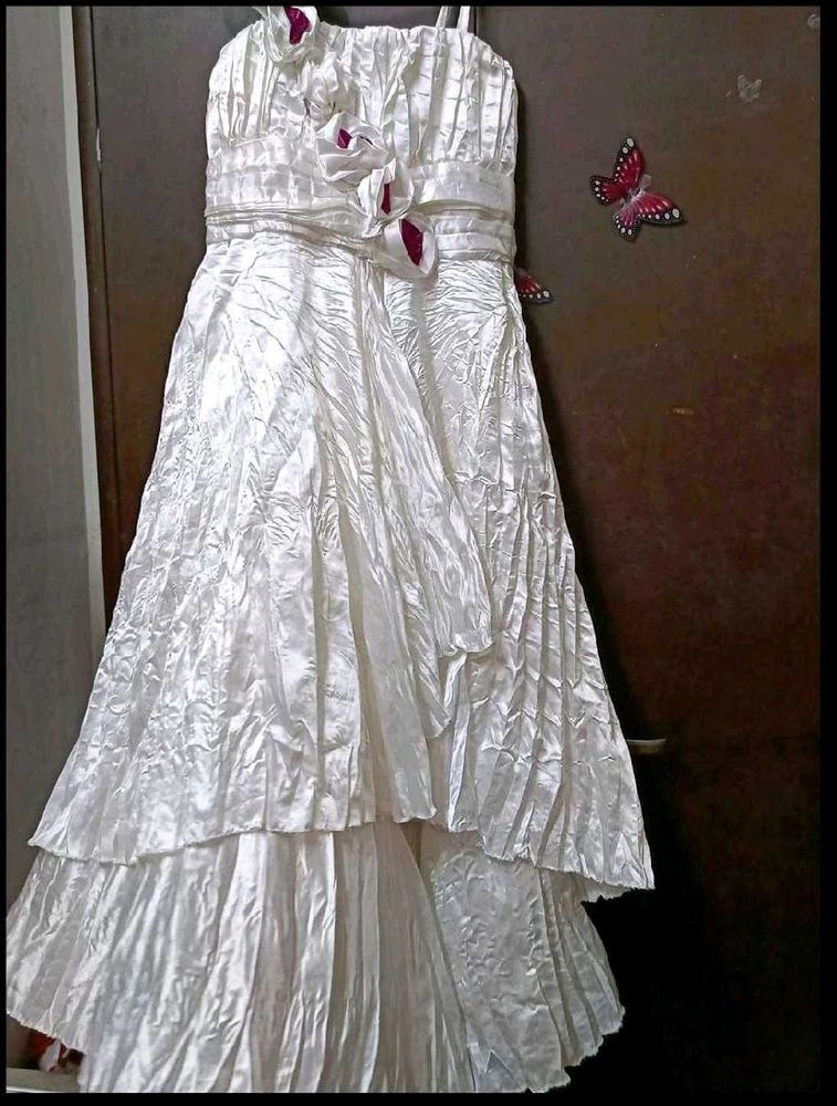 Stunning White party dress