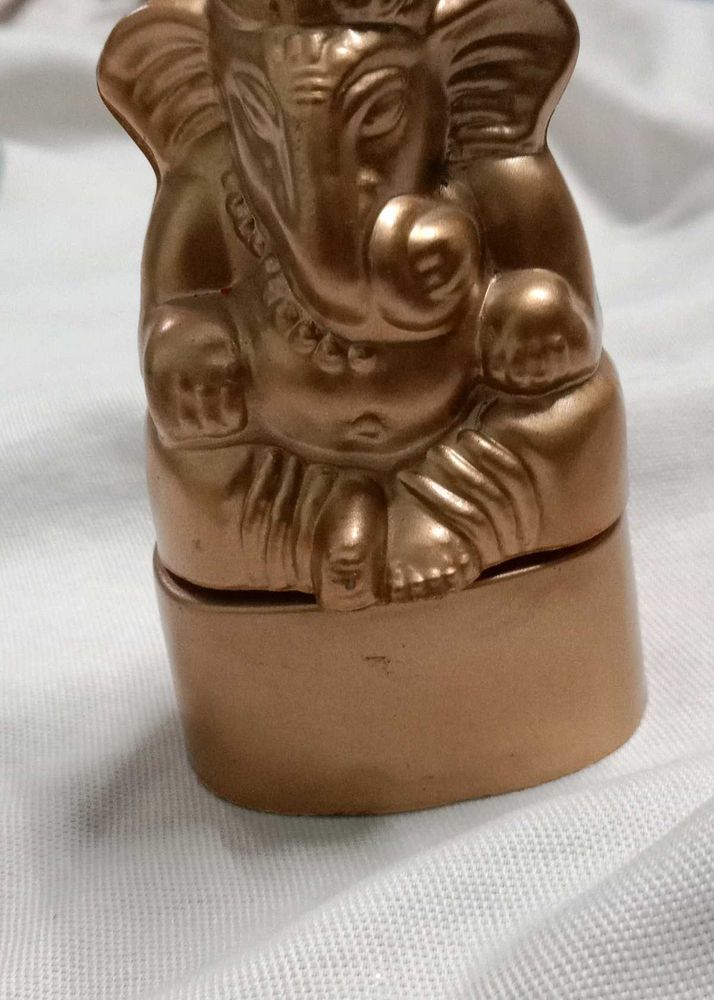 Ganesha  sindur dani