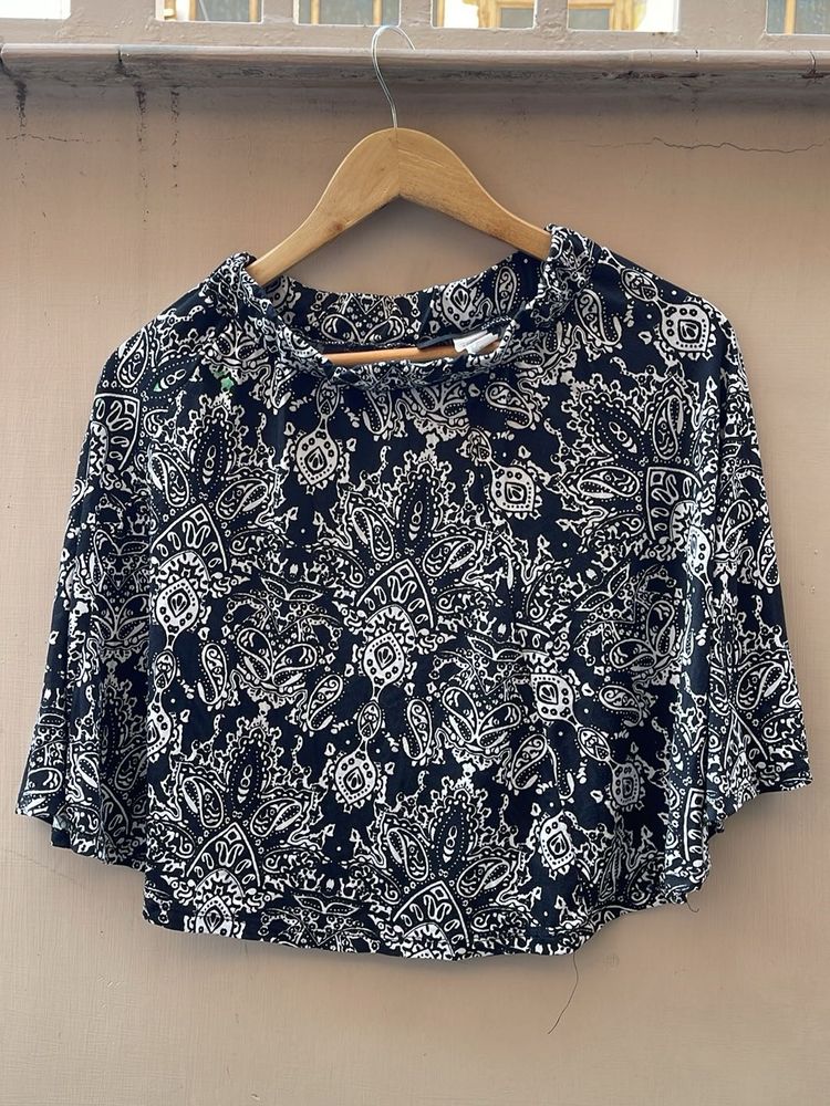 Stylish Black &amp; White Paisley Print Top