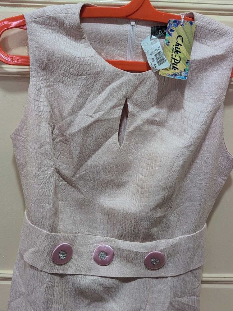 Chic Pink Textured Sleeveless Dress