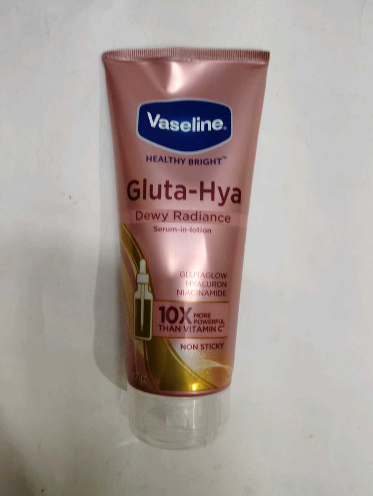 Vaseline Healthy Bright Gluta-Hya Serum-in-lotion