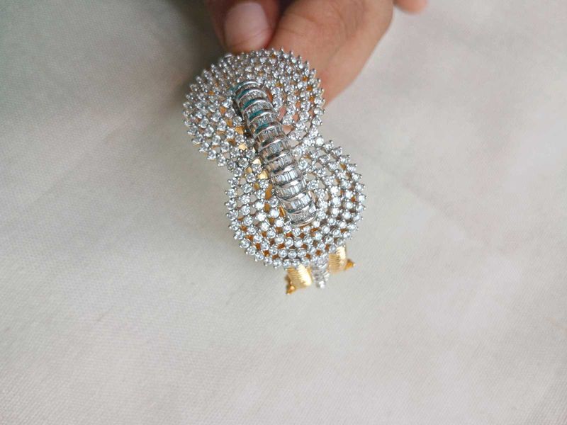 Elegant Gold &amp; Diamond Bangle
