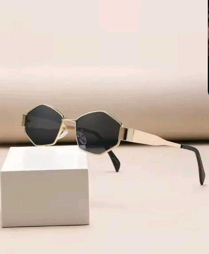 🔥 Viral Trendy Black Sunglasses for Girls | Premi