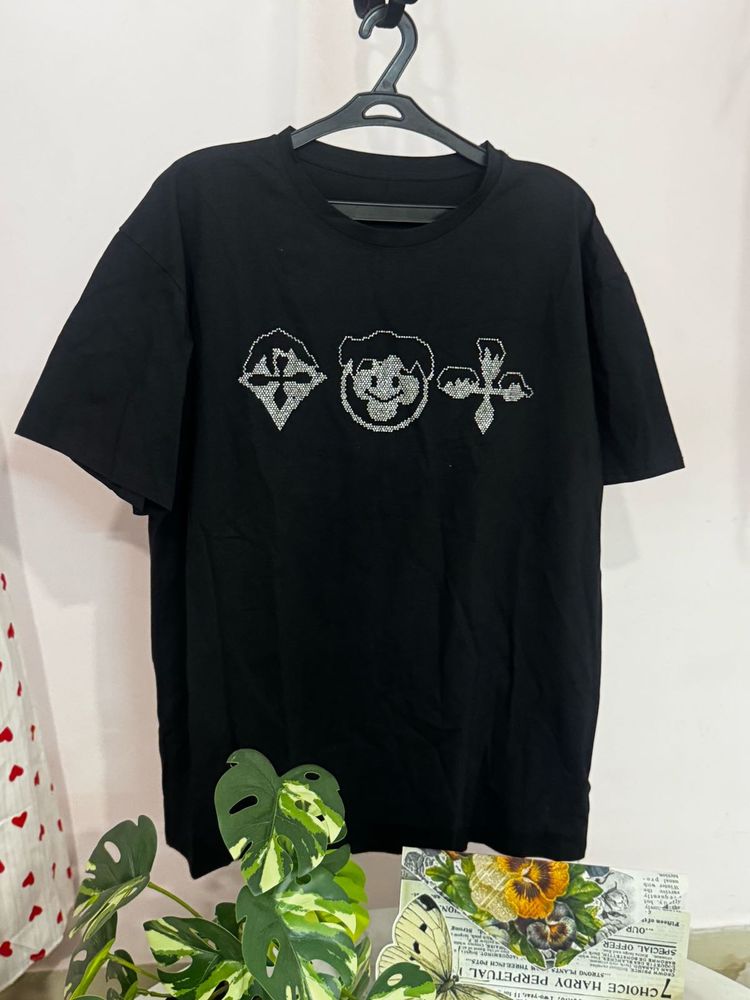 Sparkling Graphic Black T-Shirt