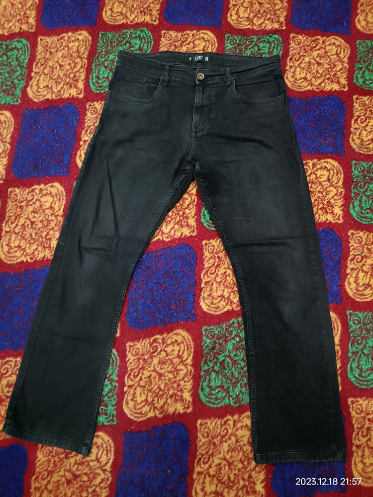 Men Branded Straight Fit Jeans In Black Colour