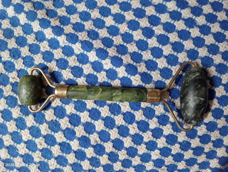 Jade Facial Roller