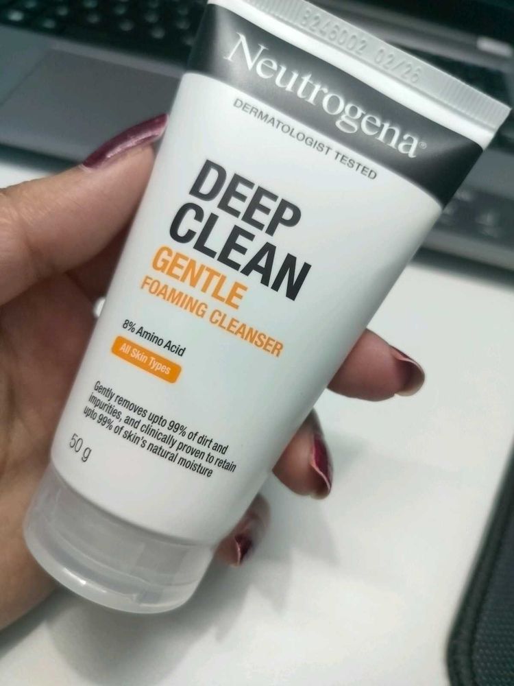Neutrogena Deep Clean Gentle Foaming Cleanser