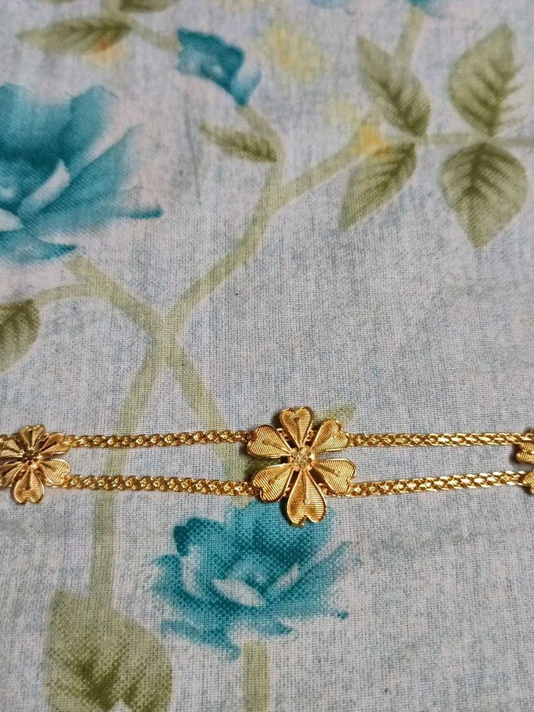 Elegant Gold Flower choker/Mangtika