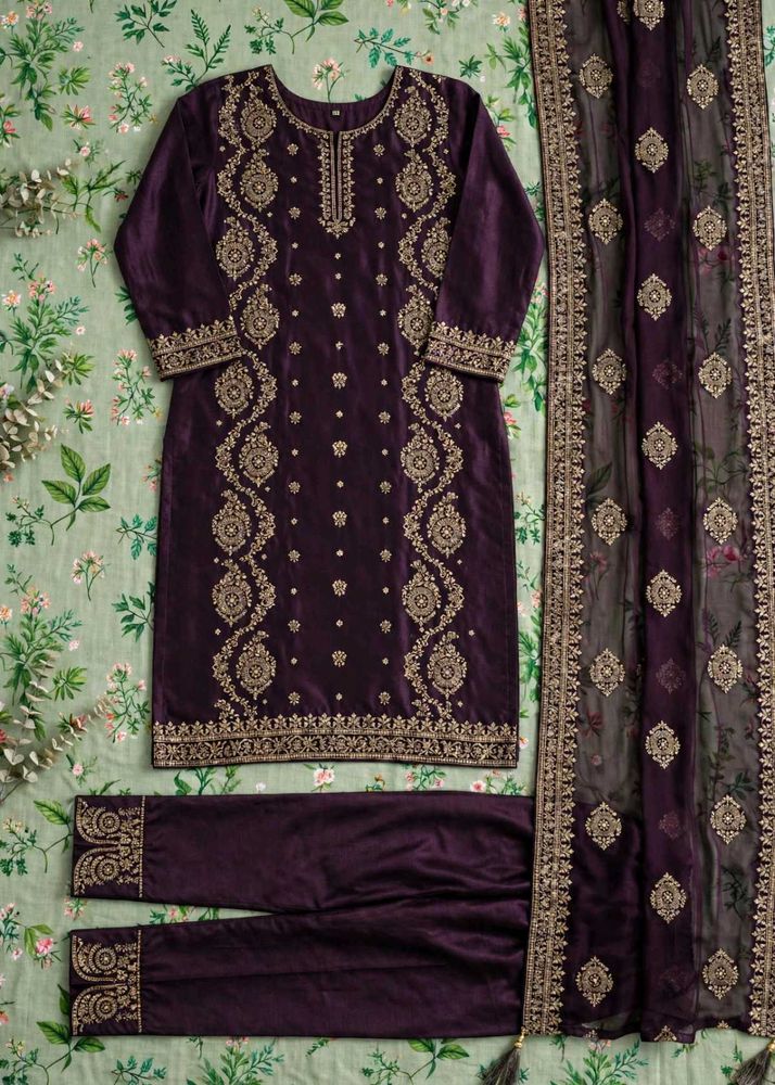 Embroidered slik Kurta Set with Dupatta