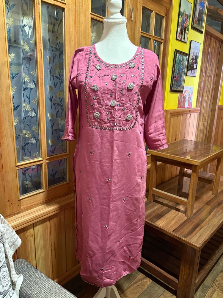 Beautiful Pink Embroidered Kurta