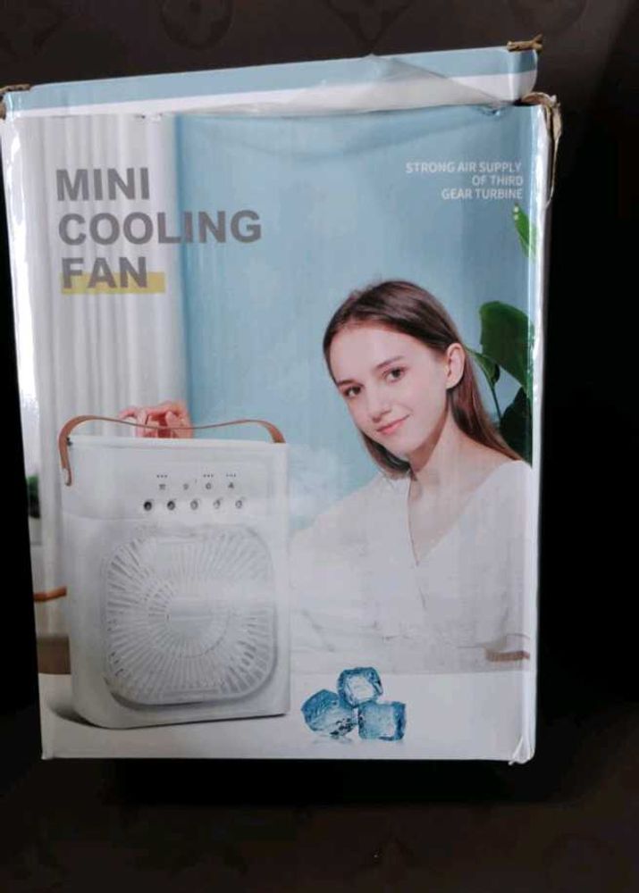 Portable Mini Cooler With 7colour Lights