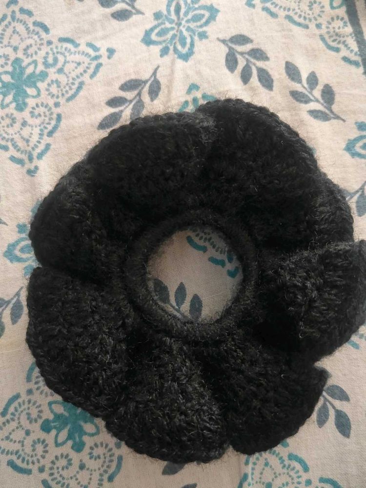 Black Scrunchie Flower Design