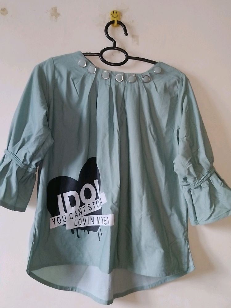 Women's Top